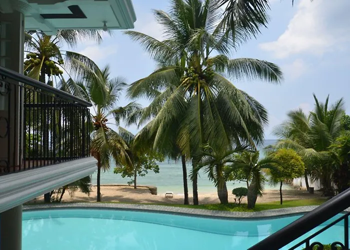 Robinland Vacation Resort Badian